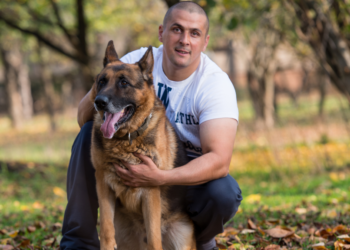Marnix (37): “Mijn hond is niet welkom op mijn werk, dat vind ik echt belachelijk”