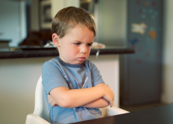 Lisanne (34): “Mijn kind is altijd boos en kan niet met andere leeftijdsgenootjes omgaan”