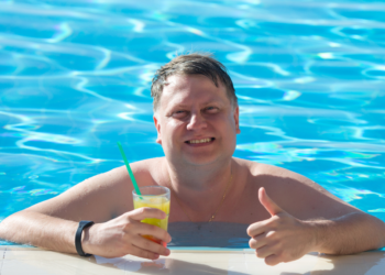 Rick (32): “Ik ben trots dat ik van mijn uitkering kan sparen voor een jaarlijkse vakantie”