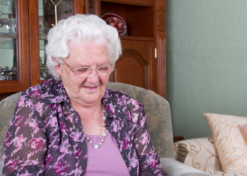 Rita (68): “Mijn kinderen bellen mij alleen als ze een oppas nodig hebben”