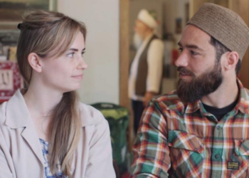 Thessa (29): “Mijn vriend wil dat ik een hoofddoek ga dragen, maar ik wil dat liever niet”