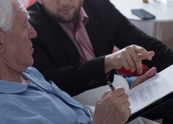 Jaap (69): “Ik heb mijn kinderen uit het testament geschrapt omdat ze nooit langskomen”