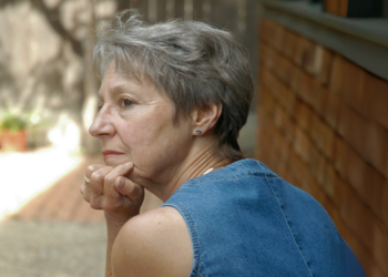 Agnes (69): “Zelfscankassa’s zouden afgeschaft moeten worden”