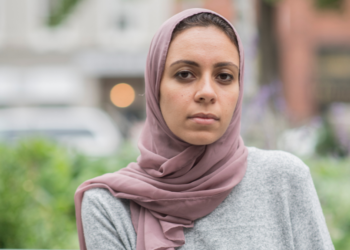 Aïsja (31): “Ik wil best integreren, maar niet als dat betekent dat ik mijn eigen cultuur moet opgeven”