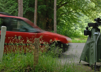 Gevreesde nieuwe superflitspalen worden gereed gemaakt: één flits, 540 euro boete