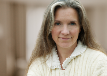 Ingrid (45): “De buren hebben al kerstverlichting hangen in november, dat ziet er zo vreemd uit”