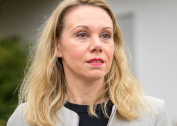 Iris (40): “Mijn ex heeft een nieuwe vriendin die op mij lijkt, ik weet niet wat ik hiervan moet vinden”