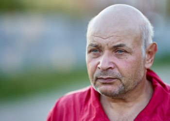 Ronnie (59): “Ik maak me zorgen over de toekomst van Nederland”