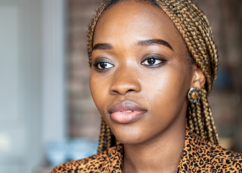 Rose (36): “Mijn kind wil geen huiswerk maken en de school doet er niets aan”