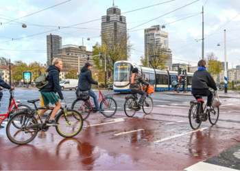 Steeds minder jongeren willen een eigen auto en kiezen eerder voor de fiets