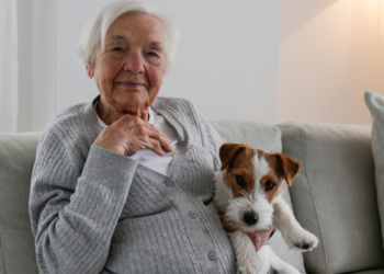 Annie (79): “Ik woon liever met mijn hond, dan met een man”