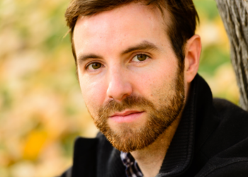 Chris (34): “Het is bijna 2025, elektrische auto’s zouden nu de standaard moeten zijn, mensen moeten verduurzamen”