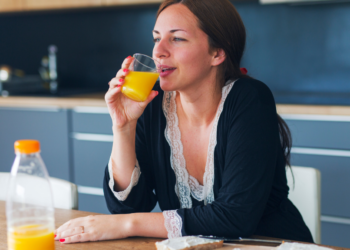 Echt schokkend: Dit is er daadwerkelijk met jouw ‘verse’ sinaasappelsap gebeurd