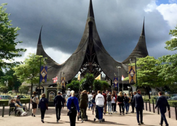Efteling-bezoekers geschokt: Het parkeertarief wordt extreem verhoogt