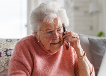 Jannie (76): “Mijn dochter zegt dat ik voor een vakantiehuis moet gaan, maar ik wil liever genieten van een nieuwe auto”