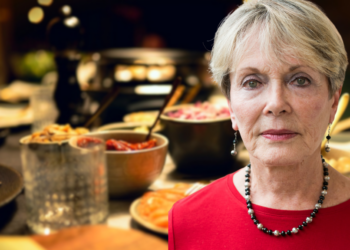 Marie (69): “Mensen doen geen moeite meer met kerst, gourmetten is altijd de makkelijke uitweg, goedkoop en simpel”