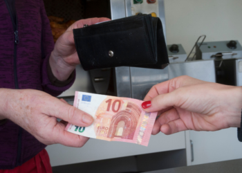 Onderzoek: Contant geld zit vol bacteriën, onder andere de liseria- en poepbacterie zijn aangetroffen