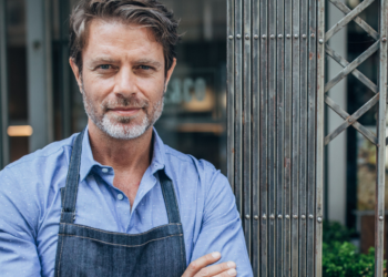 Rik (48): ‘Waarom moeten we iedereen helpen terwijl Nederlanders zelf nauwelijks rondkomen?