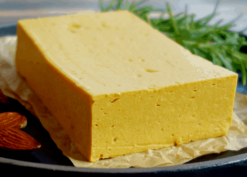 Veganistische kaas: Te zout, te vet en vervuild met minerale oliën