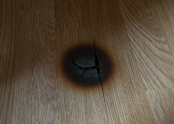 Zo verwijder je eenvoudig een brandvlek van je houten vloer