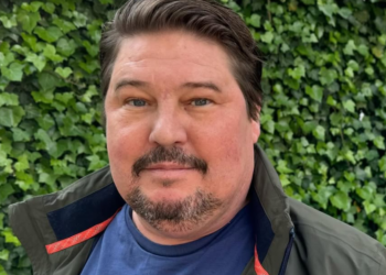 Ernstig zieke Martijn Krabbe deelt verdrietig nieuws met heftige foto vanuit ziekenhuisbed