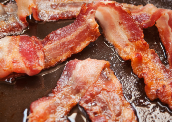 Expert waarschuwt: Dit is waarom je bacon niet in de airfryer moet bereiden
