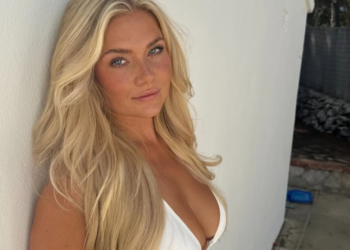 FOTO’S: Nikki Prein verrast haar volgers in een gewaagd doorschijnend jurkje