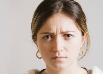 Jonne (27): “Ik wil thuiswerken, maar mijn baas verwacht dat ik vijf dagen op kantoor zit, hoe ouderwets is dat?”