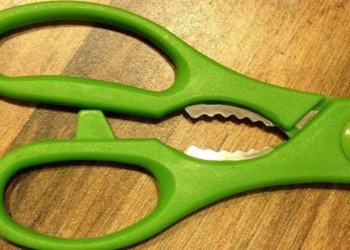 Mensen zijn verbaasd: Hiervoor is het metalen deel tussen het handvat van een schaar