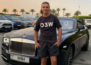 Mensen zijn woedend! Beelden van Ali B opgedoken vanuit het luxe Dubai: ‘Hij leeft zijn beste leven’