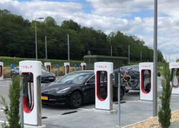 Onderzoek bewijst: Elektrische auto’s gaan meer kilometers mee dan benzineauto’s