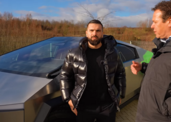 Rapper Kosso over zijn Tesla Cybertruck: “Om de 250 kilometer moet de auto een uur aan de lader”