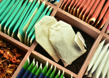 Schokkend onderzoek: Bij meerdere populaire theemerken pesticiden en kankerverwekkende stoffen aangetroffen