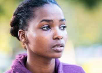 Senna (29): “Ik voel me een slechte moeder omdat ik mijn kind geen merkkleding kan geven”