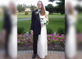 Transvrouw trouwt met zichzelf: “De liefde van mijn leven ben ikzelf”