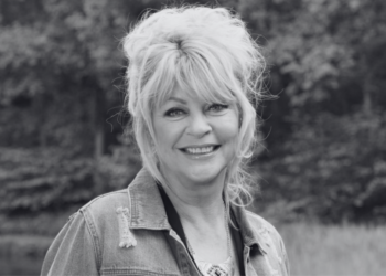 Zangeres en presentatrice Manuëla Kemp op 61-jarige leeftijd overleden