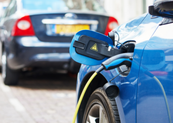 In deze steden mogen elektrische auto’s straks overal 3 uur gratis parkeren