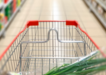 Hier is de metalen beugel achter het kinderzitje in een winkelwagen écht voor bedoeld