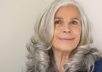 Kapper vertelt: “Vanaf deze leeftijd kunnen vrouwen eigenlijk geen lang haar meer hebben”