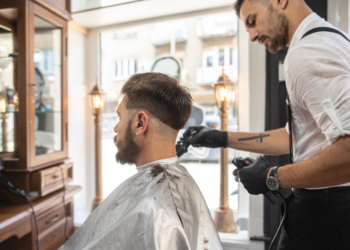 Kappers over fooi: “Een klein beetje waardering in de vorm van fooi zou ons werk net iets leuker maken”