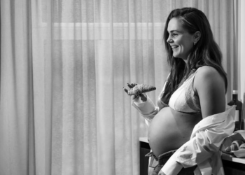 Lieke Martens en Benjamin van Leer verwelkomen hun eerste kind