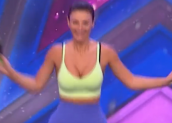 Mannen kunnen hun ogen niet van haar afhouden: deze dame steelt de show in een strakke outfit tijdens talentenjacht