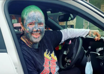 Moeder Melissa (29) wordt overal afgewezen vanwege haar tattoos: “Maar ik stop niet tot ik een record heb!”