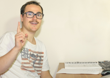 Onderzoek: Mensen die anderen verbeteren op taal worden als onaangenaam ervaren