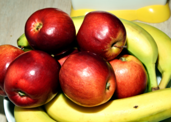 Schokkend: Dit zit op glanzende appels en bijna niemand weet het