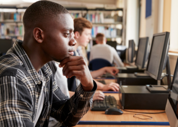 Steeds meer jongeren doen niets: Geen werk, geen studie… en geen toekomst?