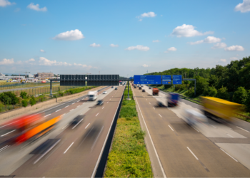 Steeds meer landen verhogen de maximumsnelheid op snelwegen