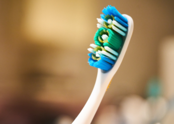 Tandarts: “Zó vaak moet je je tandenborstel écht vervangen”