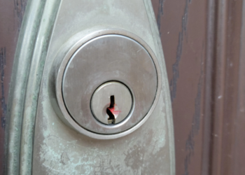 WAARSCHUWING: Vind je dit in je sleutelgat? Neem direct actie!