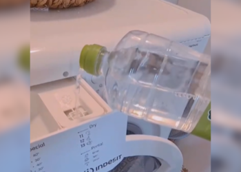 Wist jij dit al? Daarom moet je altijd een scheutje azijn in je wasmachine doen!